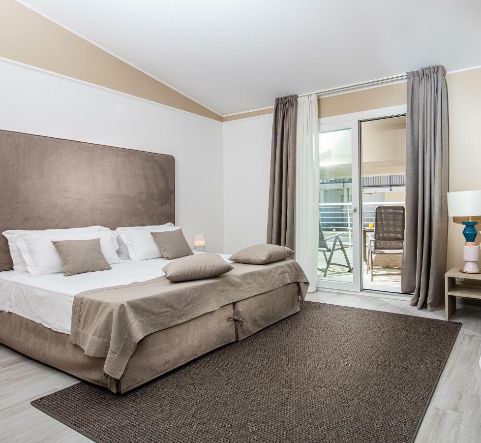 Hotel Capitol 4*