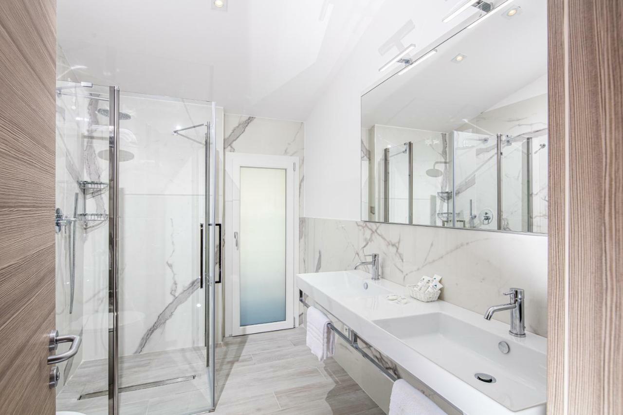 Capitol Hotel 4*